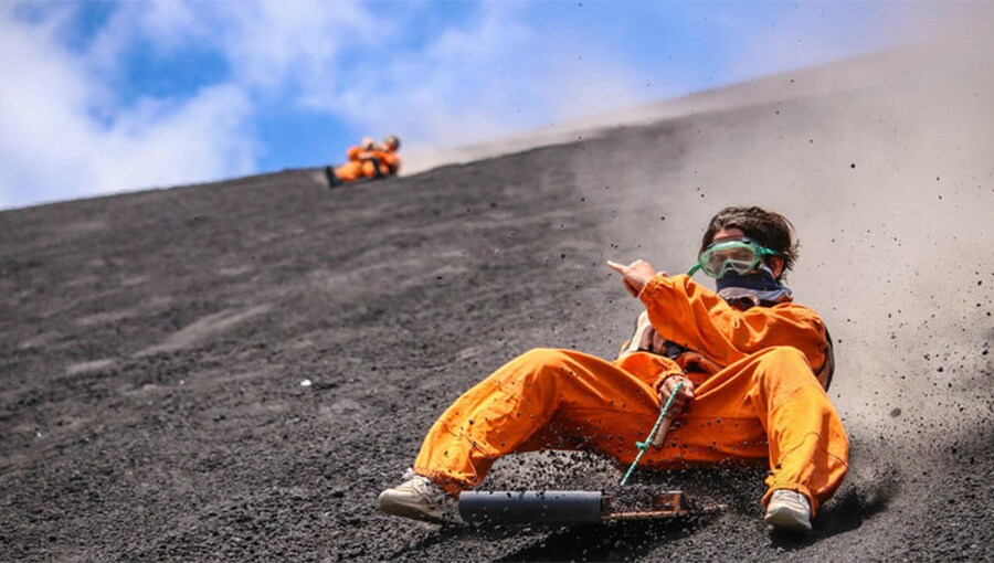 Surfing the VOLCANO 저널 내지이미지