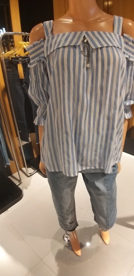 여름에 입으면 귀여운스타일입니다